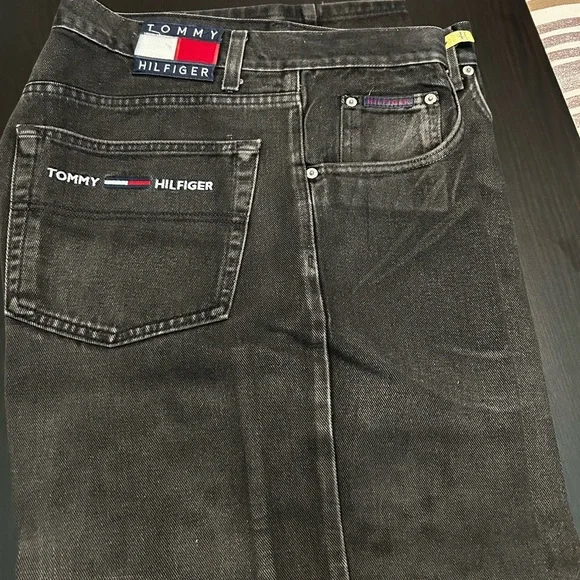 Men’s Tommy Hilfiger Relaxed Fit Jeans 36W 32L - Picture 2 of 4